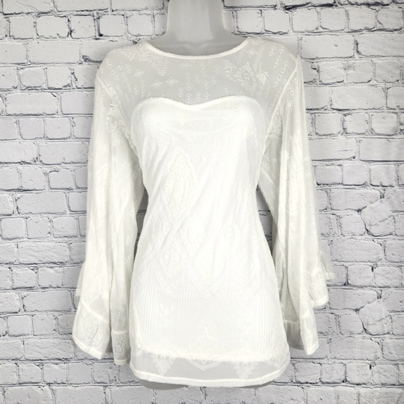 Torrid Size 0 Flocked Lace Bell Sleeve Top - Picture 1 of 8